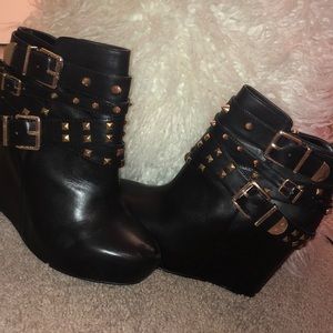 Bcbg booties